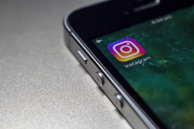 10 Tips to increase your brand followers on Instagram.