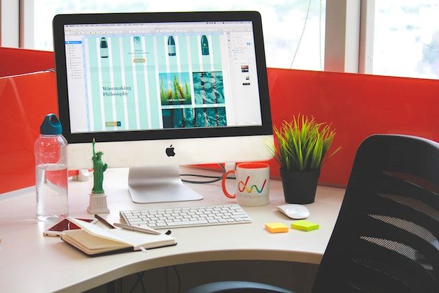How Expert Logo Designing Services Can Set Your Brand Apart